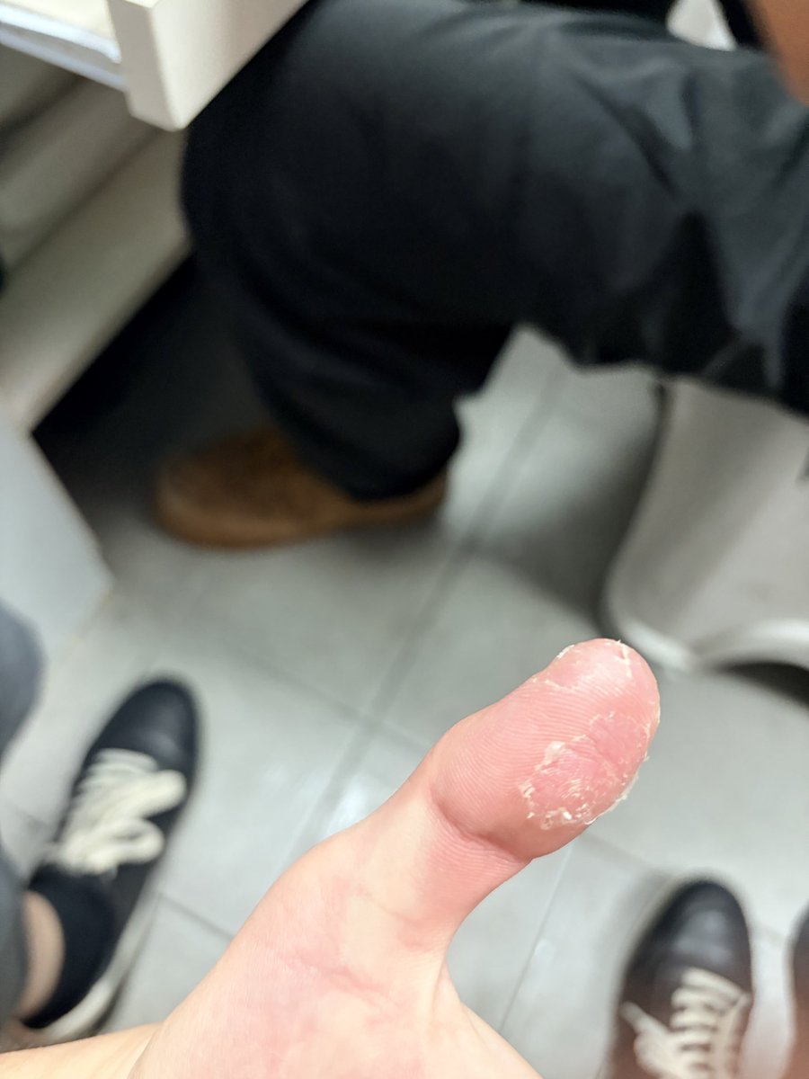 Erinhtlpw's tweet photo. 兼職打烊 https://t.co/a1J22g5sx7