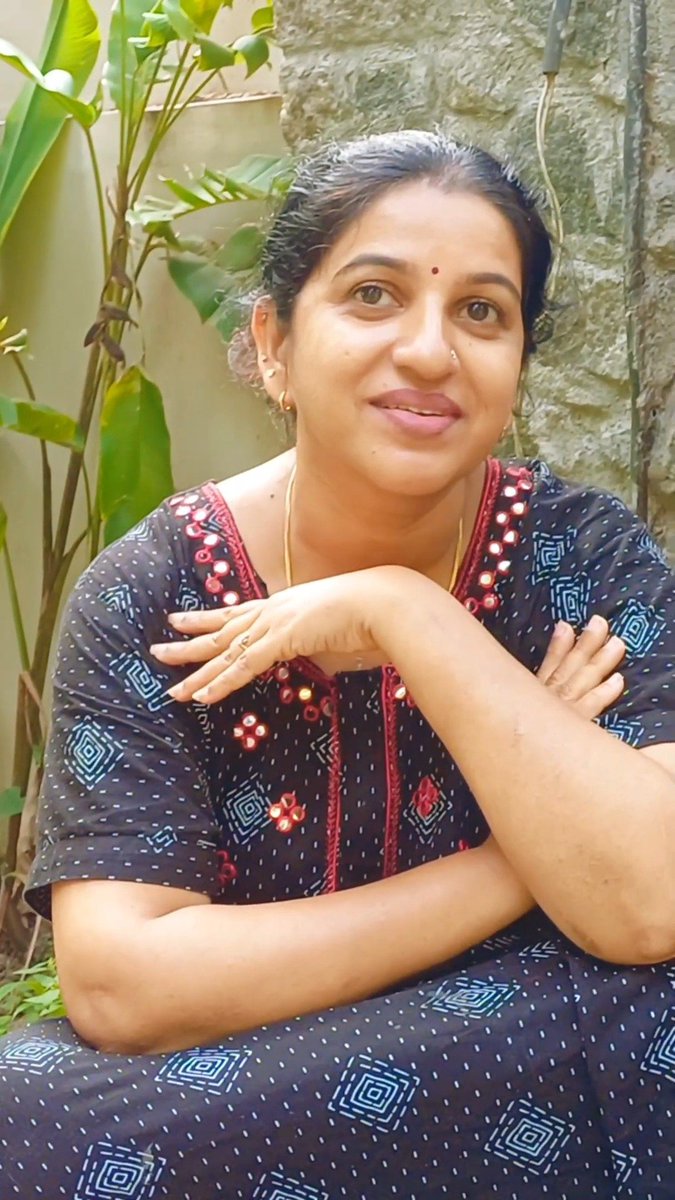 ShonimaBooty's tweet photo. MALLU AUNTY IN NIGHTY
#mallu #malluaunty #nighty https://t.co/xFN9WgoNEh