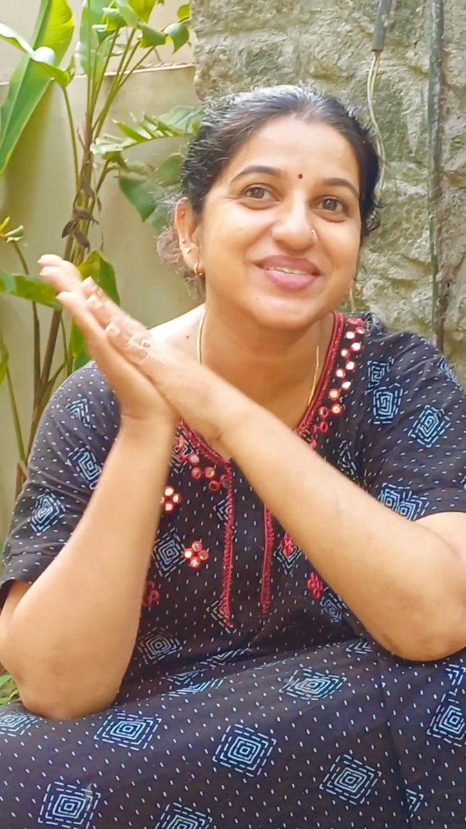 ShonimaBooty's tweet photo. MALLU AUNTY IN NIGHTY
#mallu #malluaunty #nighty https://t.co/xFN9WgoNEh