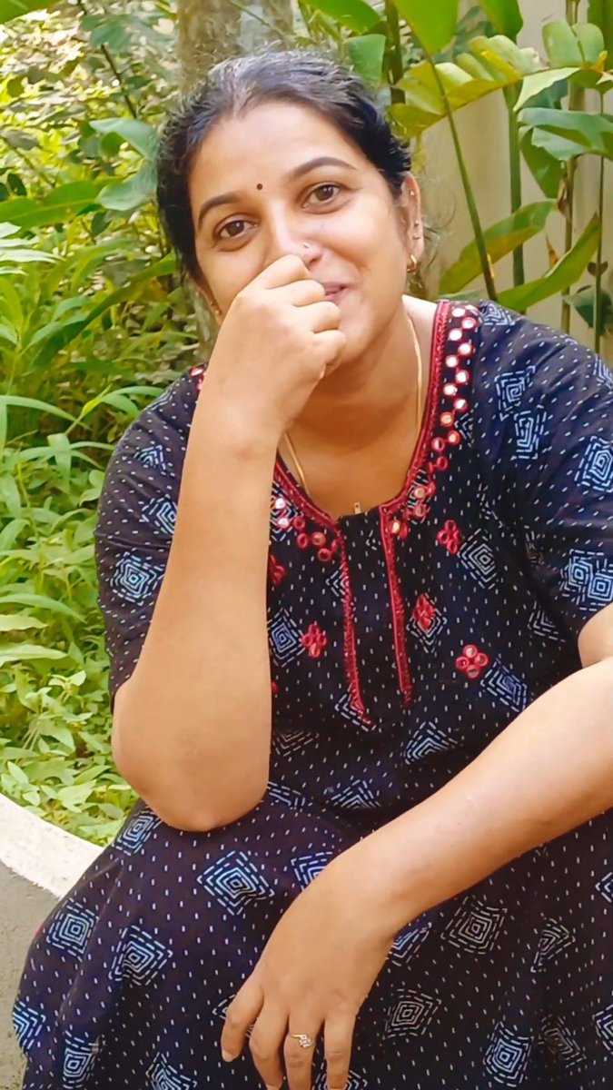ShonimaBooty's tweet photo. MALLU AUNTY IN NIGHTY
#mallu #malluaunty #nighty https://t.co/xFN9WgoNEh