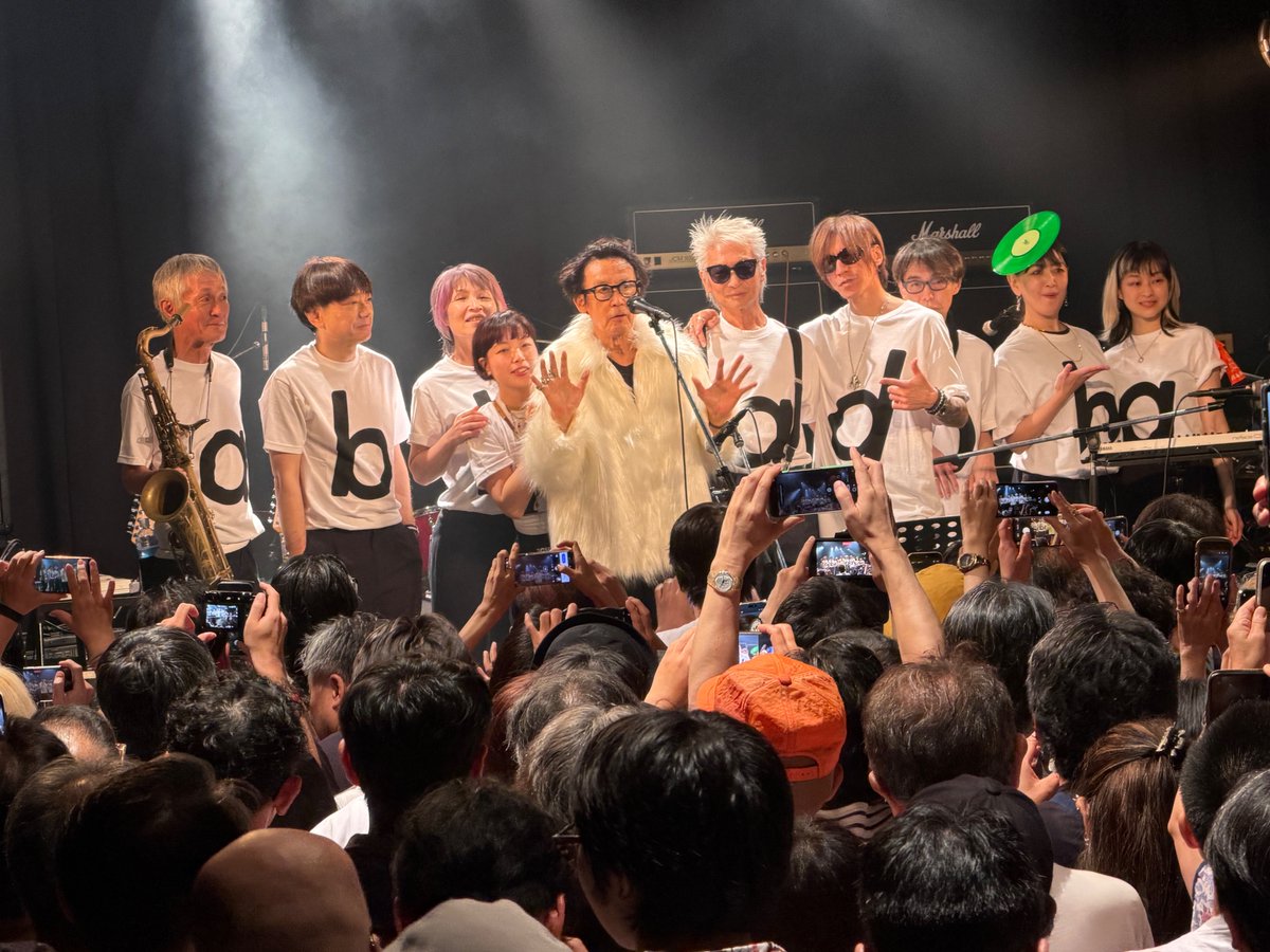 E_Yoshimura's tweet photo. 代官山UNITで立花ハジメさんライヴ。新曲、かつての名曲（アルプス1号も！）、LOW POWERS（最後の公演だそう）と、前28曲堂々2時間のライヴ。ゲストも豪華で、SUGIZOさん出てきてびっくり！　会場は立錐の余地なしの超満員。会場購入の新作はあした聴きます。楽しみ。 https://t.co/c8eXUnHcMQ