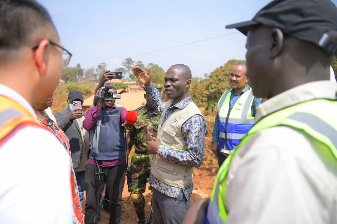 SimonTuryakira's tweet photo. @HonByamukama Inspected the Masaka–Kyotera–Mutukula Road project today, where the he issued the contractor with a firm 90-day ultimatum to mobilize bitumen and commence asphalt works, warning that failure to do so will result in termination of the contract. https://t.co/Bm9ed2tpMQ
