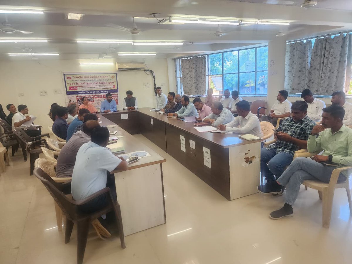 sardarchaudhri's tweet photo. ખેરાલુ સેવા સદન ખાતે ખેરાલુ તથા સતલાસણા તાલુકાની સંકલન બેઠકમાં ઉપસ્થિત રહી, વિવિધ વિકાસલક્ષી કામગીરી અને પ્રજાલક્ષી પ્રશ્નો અંગે જરૂરી ચર્ચા-વિચારણા કરવામાં આવી. https://t.co/VbSQIzKunR