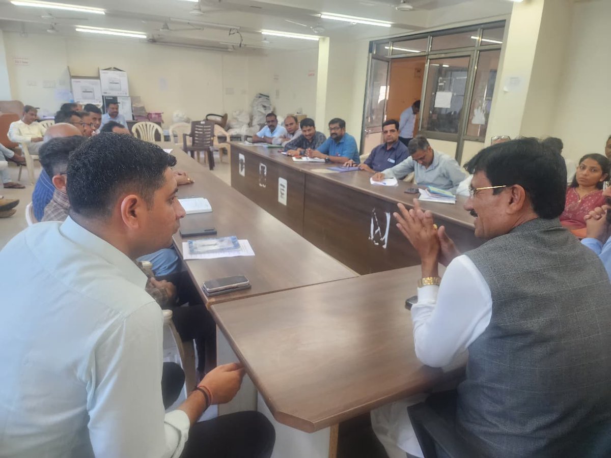 sardarchaudhri's tweet photo. ખેરાલુ સેવા સદન ખાતે ખેરાલુ તથા સતલાસણા તાલુકાની સંકલન બેઠકમાં ઉપસ્થિત રહી, વિવિધ વિકાસલક્ષી કામગીરી અને પ્રજાલક્ષી પ્રશ્નો અંગે જરૂરી ચર્ચા-વિચારણા કરવામાં આવી. https://t.co/VbSQIzKunR