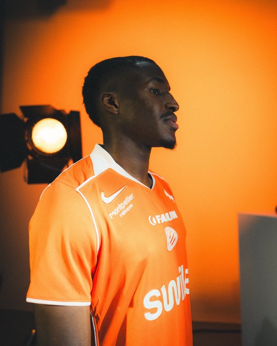 Alexisenligue2's tweet photo. Un numéro 11 qui marque sur coup franc, ça rappelle forcément quelqu’un 👀1️⃣1️⃣ 

#MHSC #TeamMHSC https://t.co/rOkTaKBsJQ