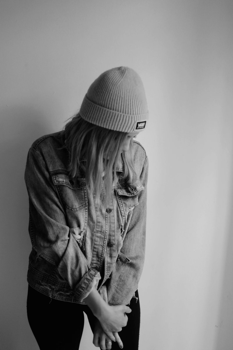 AlthaLebeaq3k's tweet photo. Spent the evening folding laundry and found my favorite hoodie hidden at the bottom of the pile—small joys from tiny, messy home tasks https://t.co/2sW18fwbV0