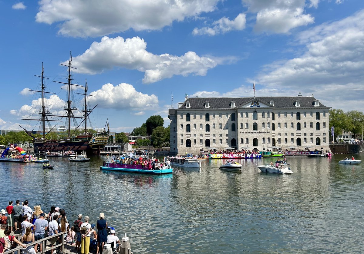 ToshimiK1123's tweet photo. 今日のアムステルダム
#withpride #prideamsterdam https://t.co/bhD2YEzxbV