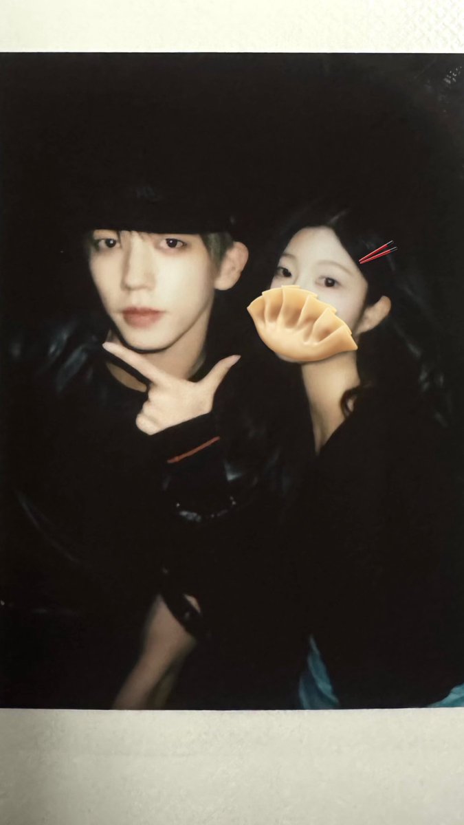 3yeor1i's tweet photo. 어느 나라로 갈까
누굴 보러 갈까 ~.~ https://t.co/oiDjomNwZV
