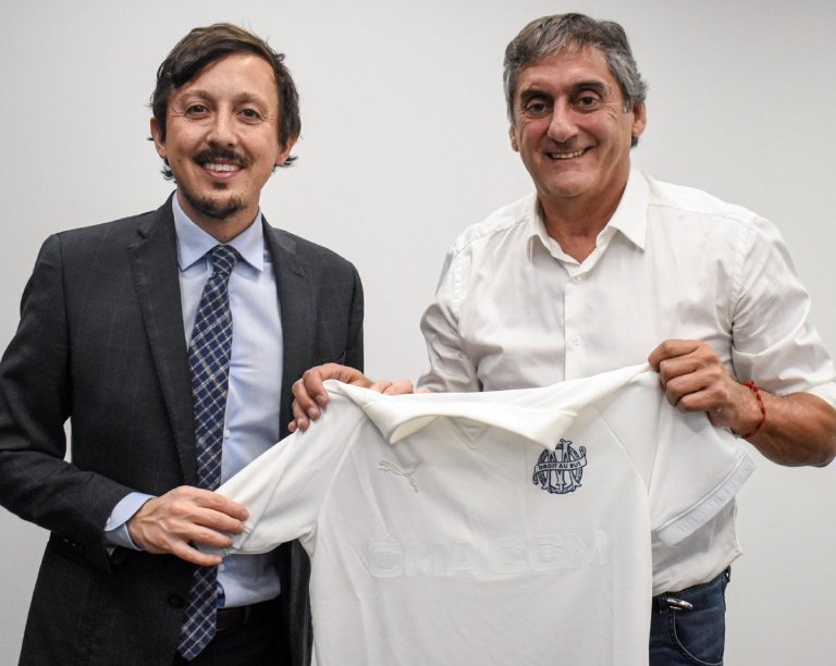 frabigol's tweet photo. Es una VERGÜENZA lo que hicieron con Lencina y Subiabre. Que salga a hablar el GALLEGO HINCHA de BOCA que trajo Francescoli.

Que le cuente a la gente como COLGÓ a DOS CHICOS de las INFERIORES en un CONTEINER.

FRANCESCOLI Y LONGORIA: VAYANSE DE RIVER, DEJEN DE HACERNOS DAÑO. https://t.co/zgtPY2KgPf