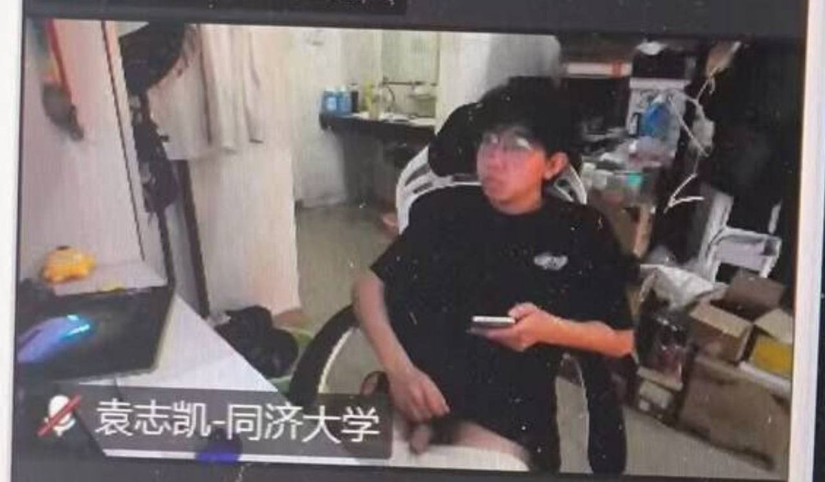 moodhi146's tweet photo. 这要是等他反应过来的时候不得天塌了吗？（糊涂） https://t.co/xrjcD9XQEH