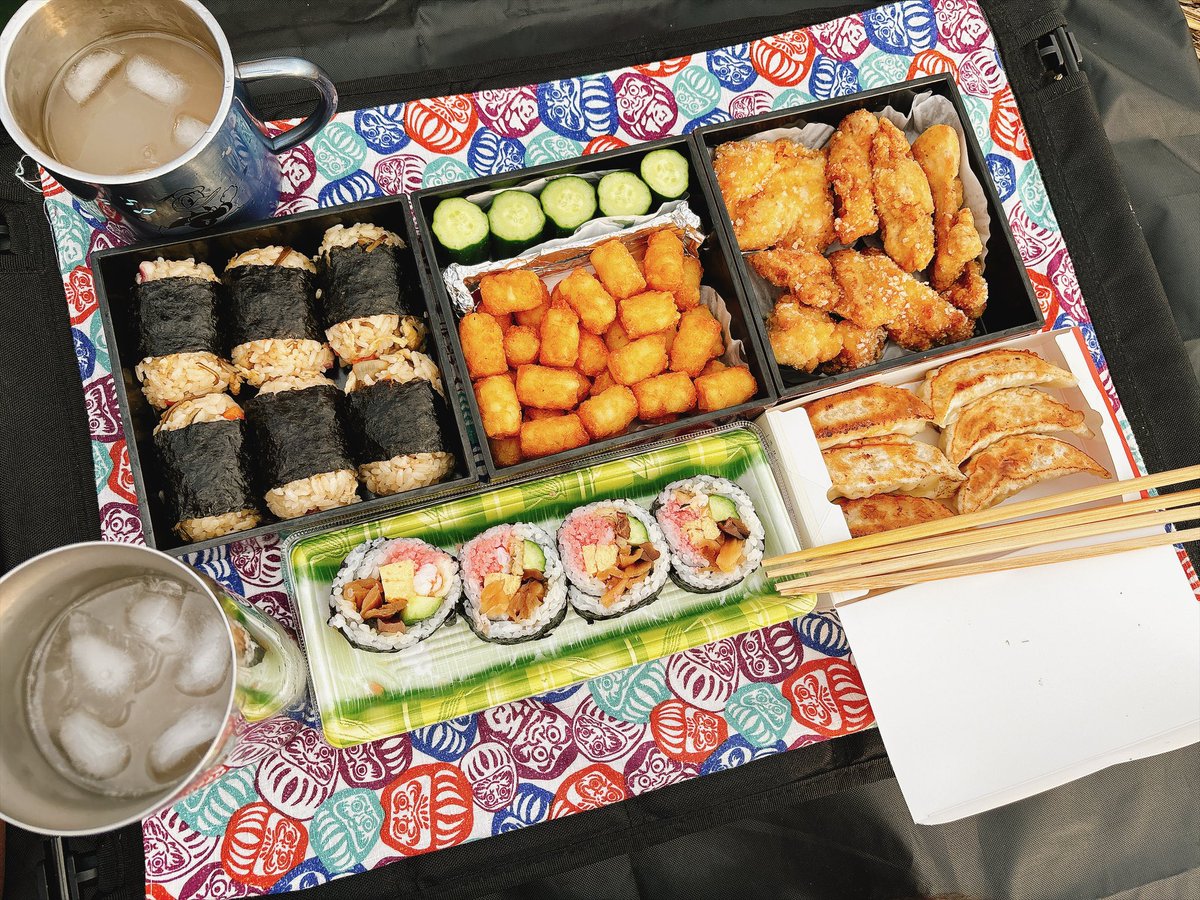 iwharapeko's tweet photo. 8/1sat夜-家メシ！

鶏もも肉のカレー唐揚げ
ハッシュドポテト
柚子胡瓜
たこのおこわ

餃子（好餃子）
巻き寿司（北辰）

今週も花火大会 https://t.co/jIMH1kXH2a