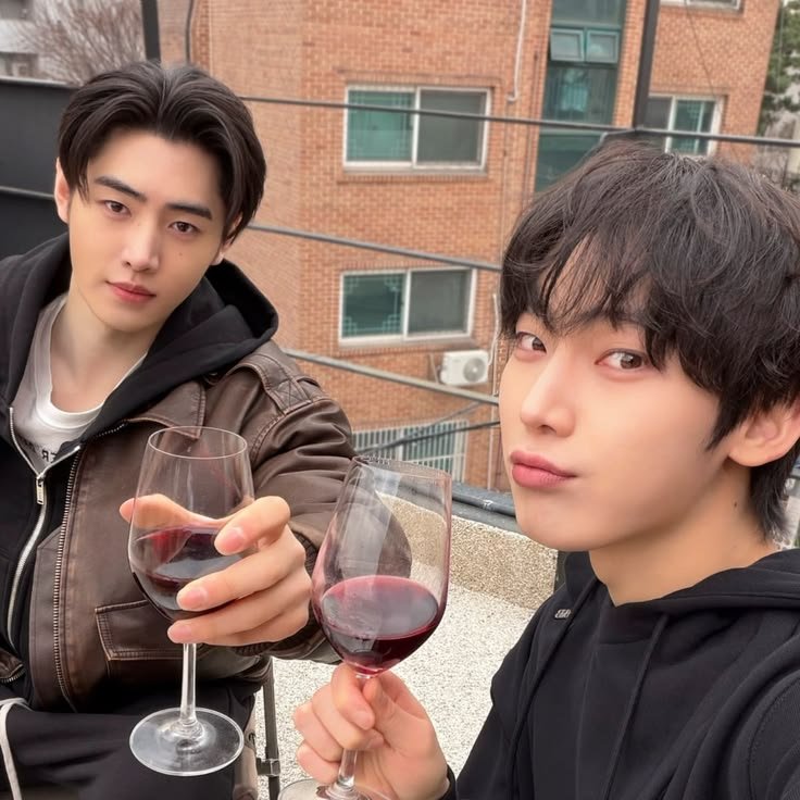 Rae_4u_777's tweet photo. ☆ Engenes, let's join this trend💫

❀ My ENHYPEN member

❀ My ENHYPEN friend

❀ My ENHYPEN boyfriend

❀ My ENHYPEN crush

@IlovemysevEN7 @BackCome98475 @heesstan4ever @Moon10yearz https://t.co/QanBKbif0I