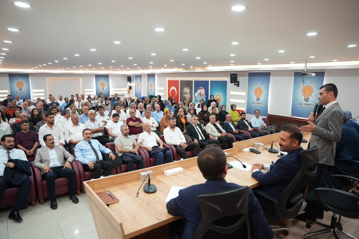 Recep_ayd25's tweet photo. 📍Van 
İl Danışma Meclisi Toplantımızı,ortak akıl,istişare kültürü ve teşkilat ruhu çerçevesinde birlik ve beraberlik içerisinde gerçekleştirdik. Çalışmalarımızı değerlendirerek hedeflerimizi yeniden ele aldık.

Katlı sunan tüm dava arkadaşlarımıza teşekkür ediyorum.@abuyukgumus https://t.co/o06VuOje2F