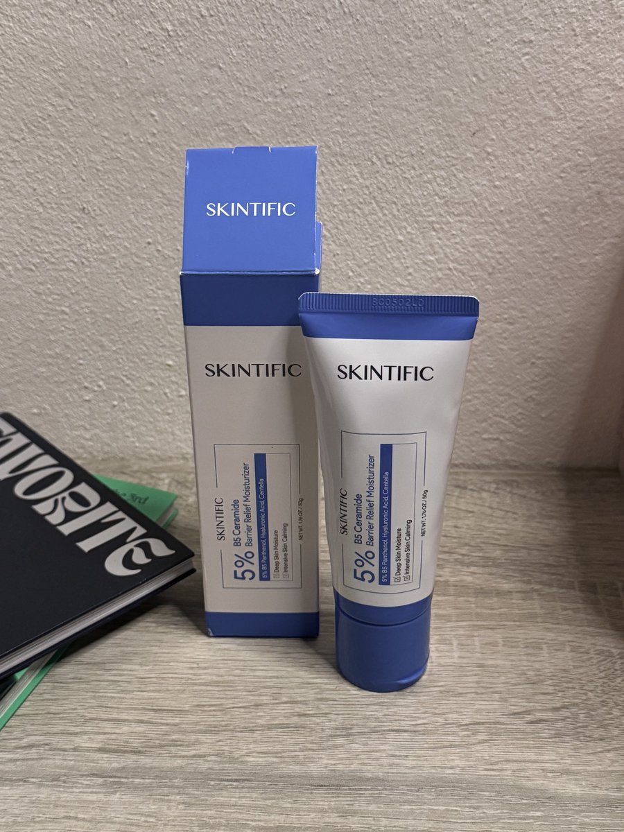 satomi_k2's tweet photo. ส่งต่อ SKINTIFIC B5 Ceramide 
Moisturizer
💙 มอยส์บูสต์ผิว

ใหม่กริบ 180.- รส (ป้าย239)

สนใจdmน้า💌

#ส่งต่อสกินแคร์ #ส่งต่อskintific #ส่งต่อสกินแคร์มือสอง #SKINTIFIC #SkintificThailand #ตลาดนัดเครื่องสำอาง https://t.co/m5GWwCN2xD