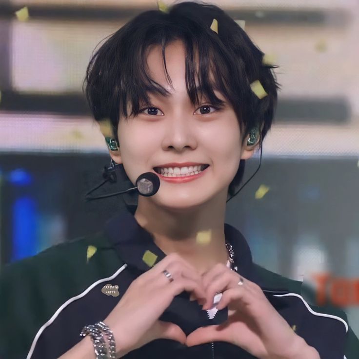 Rae_4u_777's tweet photo. ☆ Engenes, let's join this trend💫

❀ My ENHYPEN member

❀ My ENHYPEN friend

❀ My ENHYPEN boyfriend

❀ My ENHYPEN crush

@IlovemysevEN7 @BackCome98475 @heesstan4ever @Moon10yearz https://t.co/QanBKbif0I
