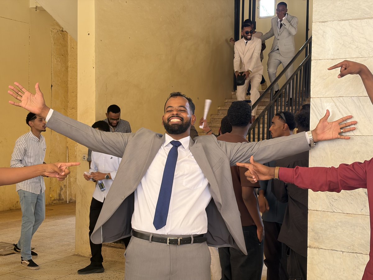 TheTweetOf_Zizo's tweet photo. Mission accomplished 🎓✔️ https://t.co/qGUPsGRTxP