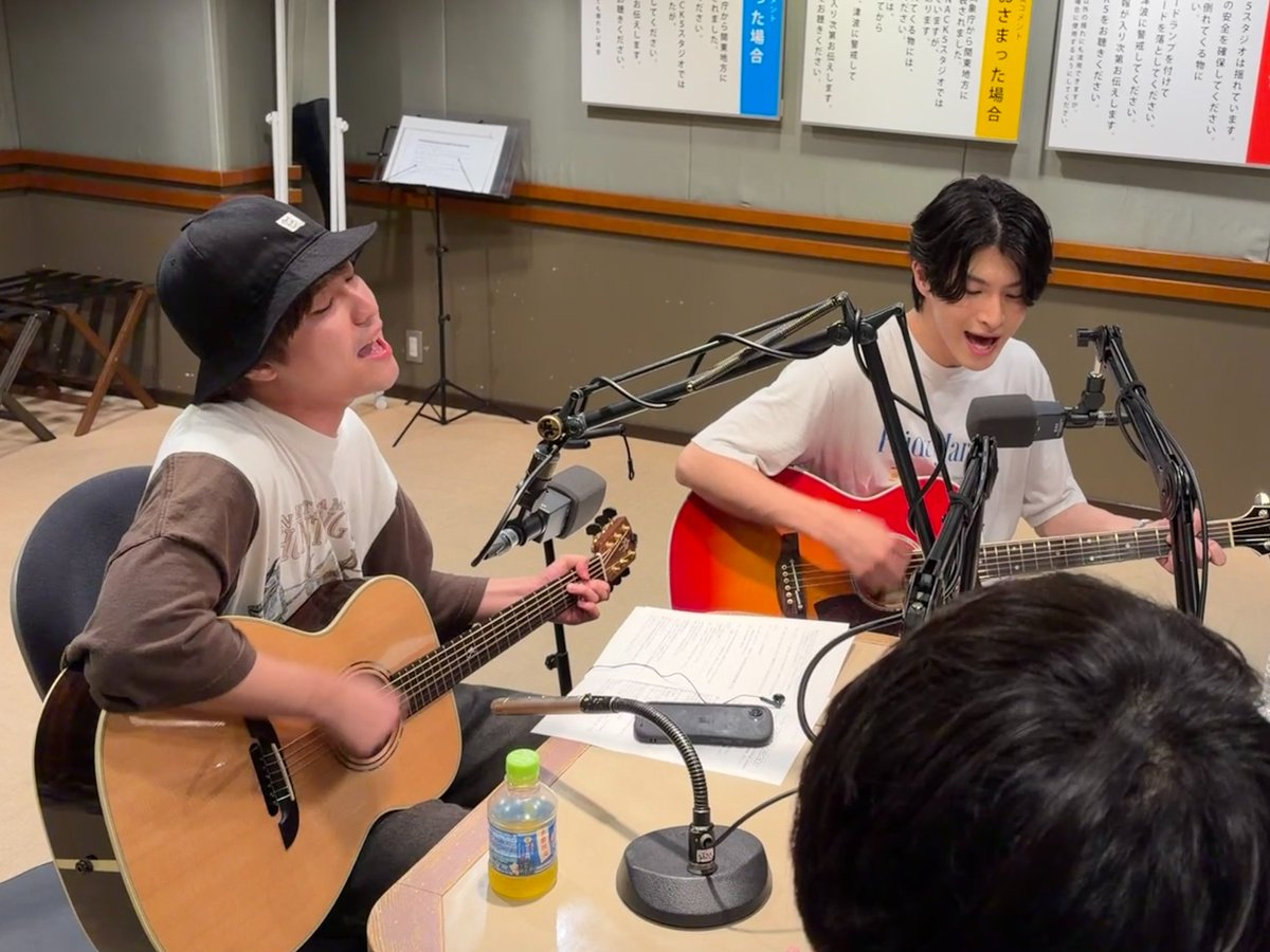 bakubaku_795's tweet photo. #ばくばく795 生放送中━━━━━━━━━━🦐💨
本日26時台のゲストは…#Sakurashimeji が出演中！
「ハウリング」をスタジオ生演奏してくださいました！
（@sakurashimeji）

#nack5 https://t.co/uFj5S3ylRD
