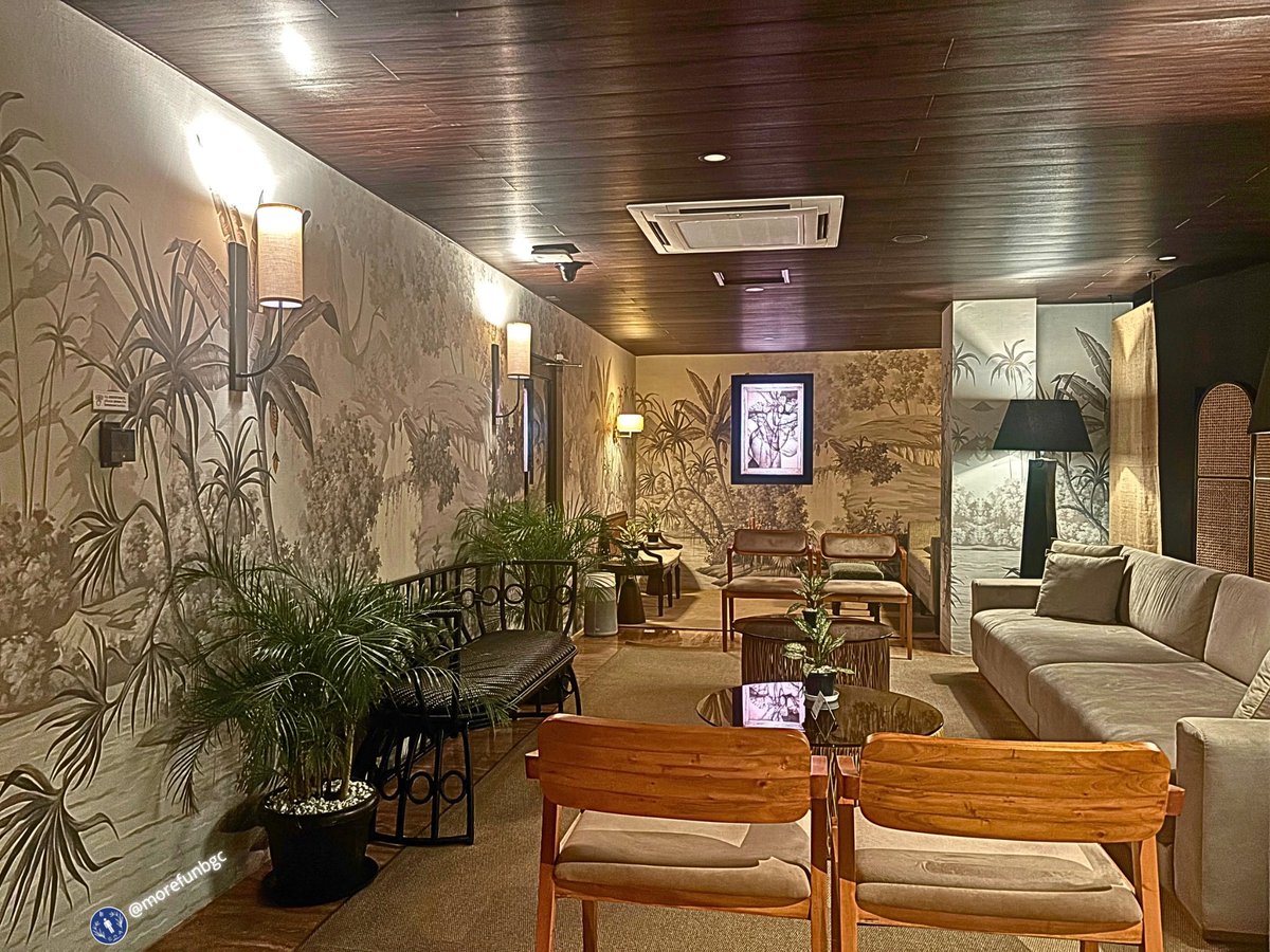 morefunbgc's tweet photo. A new 🛋️ has been added to give more seats available; at your choice of comfort. Savoring complimentary drinks like hot tea, blue lemonade, or cookies to stay more enjoyable &amp; relaxing before or after the massage, or taking a nap.

📍B by @27shawspa Lounge Area 2/F
#ThisIs27Shaw https://t.co/JOsokwZkAf