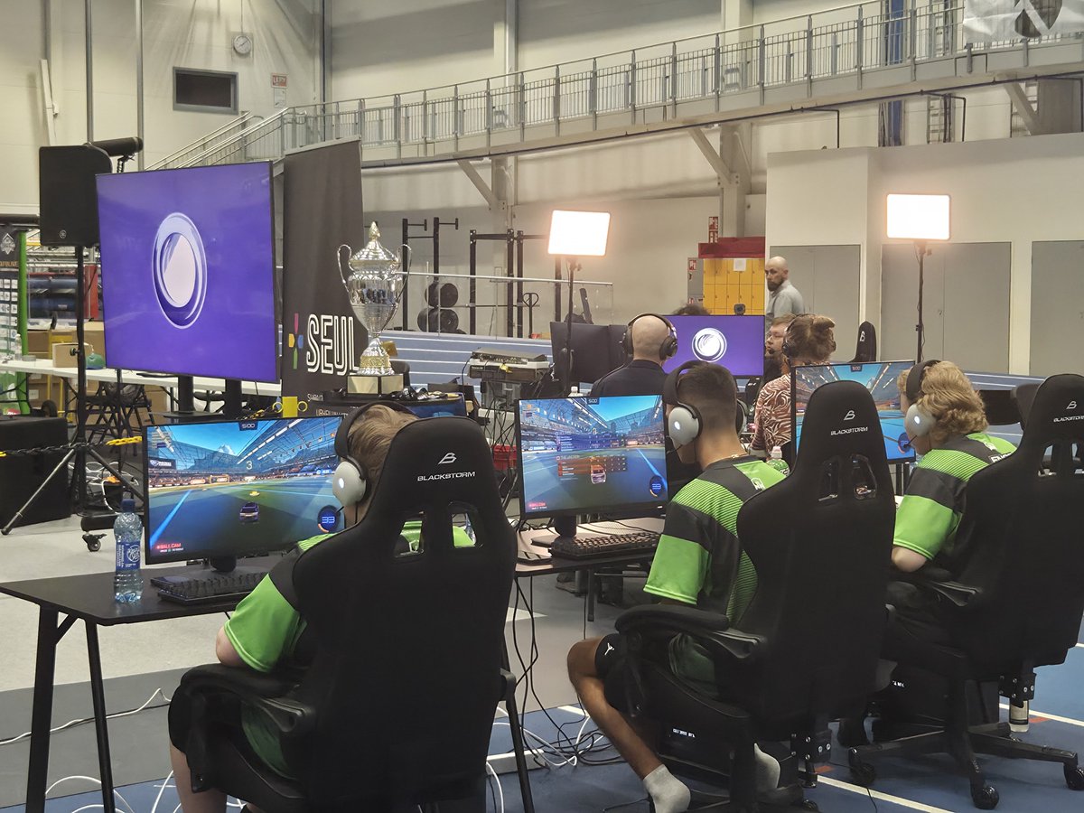 RoundsGG's tweet photo. And we're underway! #eSM https://t.co/z1bSaD5s1r
