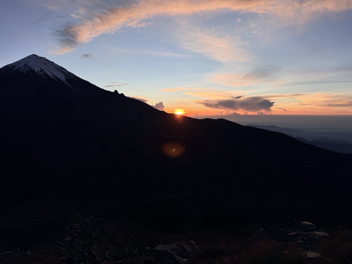 Halinthehike's tweet photo. Nada que pedir, todo que agradecer, logramos la primera de cinco. 

Be well. ⛰️ https://t.co/EtClETPQMI
