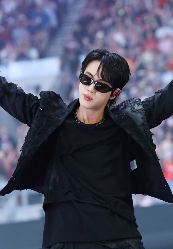 kazu67103183's tweet photo. 今日もジンくん💕
#JIN
#BTS
🍀Pinterest https://t.co/ABOU4AKEP5