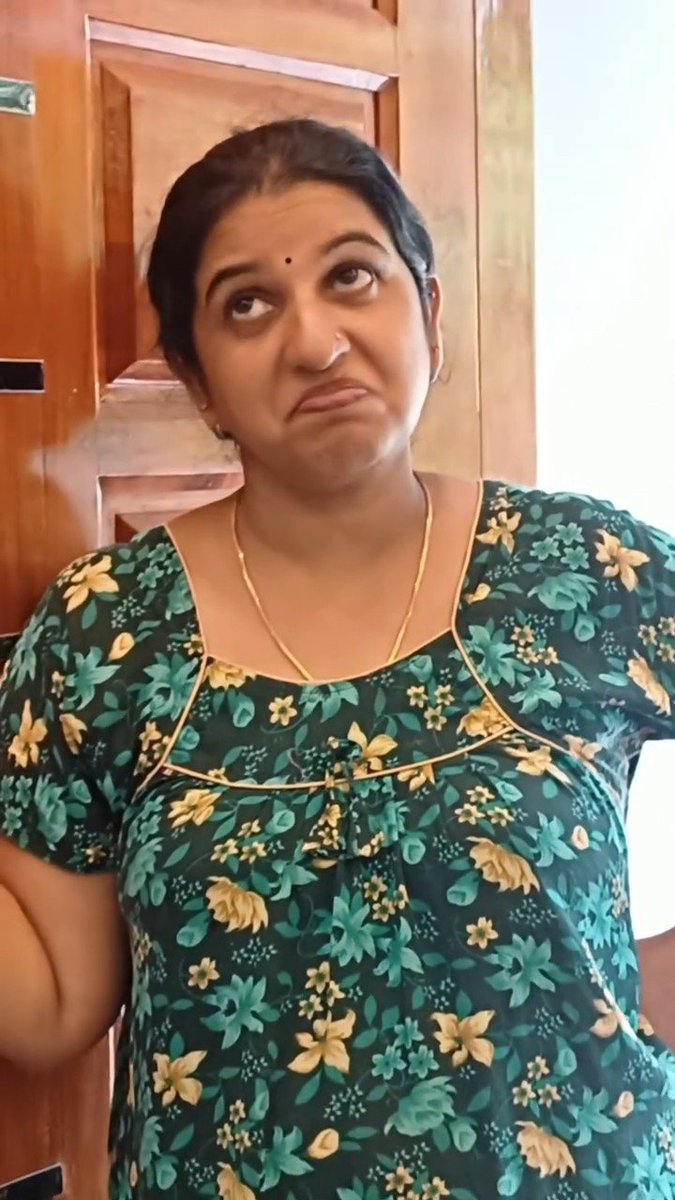 ShonimaBooty's tweet photo. MALLU AUNTY IN NIGHTY https://t.co/jFT2fzpcW9