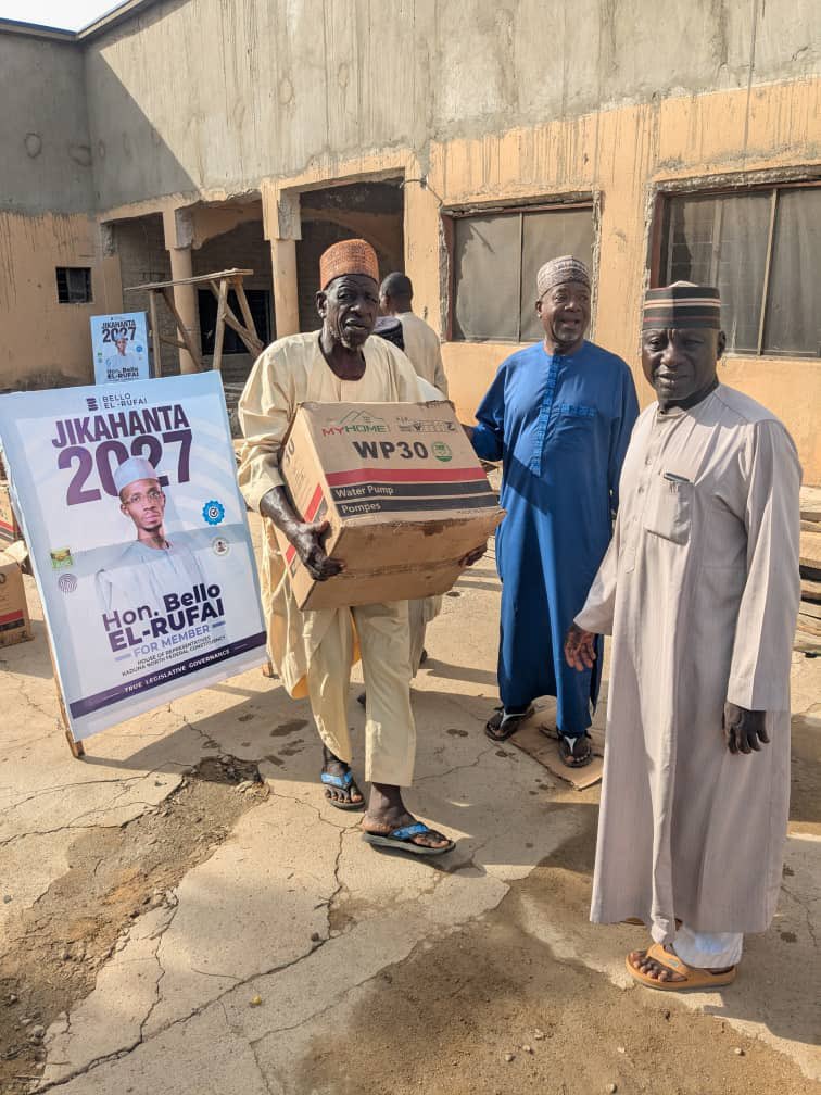 salis_balarabe's tweet photo. Hon Bello El-Rufa’i has distributed 100 pumping machines to dry-season farmers across Kaduna North Federal Constituency as part of his commitment to boosting irrigation, improving agricultural productivity, and strengthening food security, what a leader

GO AGAIN 2027 @B_ELRUFAI https://t.co/9vo5hGzomD