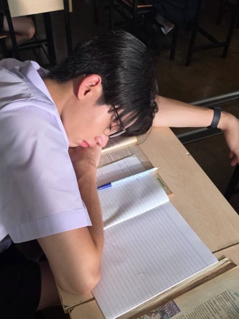 mehatemondayy's tweet photo. หลับน่ารักกันทั้งบ้านเยยม้ายเนี่ย (っ◞‸◟c) https://t.co/IabU1TcxOj