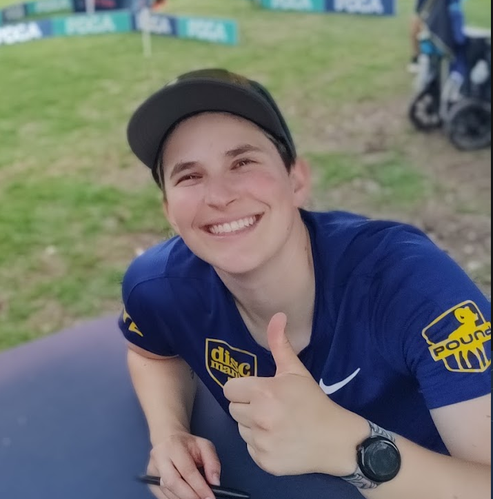 DiscGolfDegens's tweet photo. So happy to see @bagelpowered playing so well at Ledgestone! The sweetest soul and best smile on tour! Go get 'em Ella! @DiscGolfProTour #DiscGolf https://t.co/Xleqf5U6JI