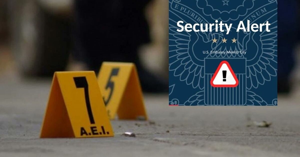 La_Region_Tula's tweet photo. Embajada de EU alerta no viajar a Michoacán; advierte bloqueos y “actividad criminal con potencial a escalar”

A través de una alerta de seguridad, la embajada de Estados Unidos emitió una alerta para no visitar Michoacán.

Se indicó que las fuerzas de seguridad locales en la entidad fueron puestas en alerta: “Hay informes de bloqueos en las carreteras y actividad criminal en el estado que tienen el potencial de escalar”.

Recordó a los ciudadanos estadounidenses que la Alerta de Viajes del Departamento de Estado para Michoacán es Nivel 4, que refiere “no Viajar”.

Entre las acciones a tomar pidió evitar áreas con actividad policial, evitar desplazamientos innecesarios, monitorear medios locales, seguir las indicaciones de las autoridades locales, en caso de emergencia llamar al 911 y compartir la ubicación con familiares y conocidos.