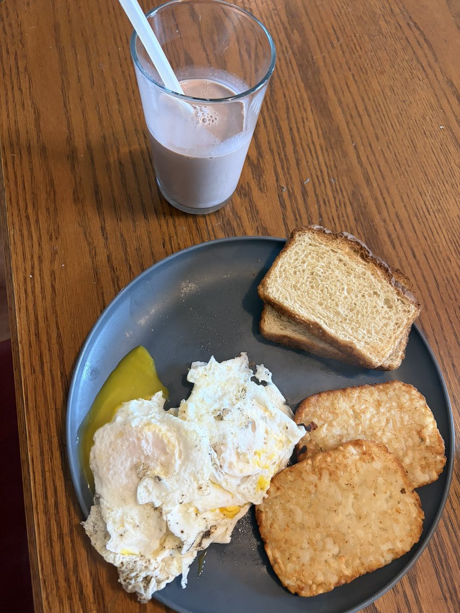 Lexi_Anderson29's tweet photo. Had a great breakfast this morning! Excited for tonight’s pitching lesson!💪🏽 https://t.co/viH0P7TcMo