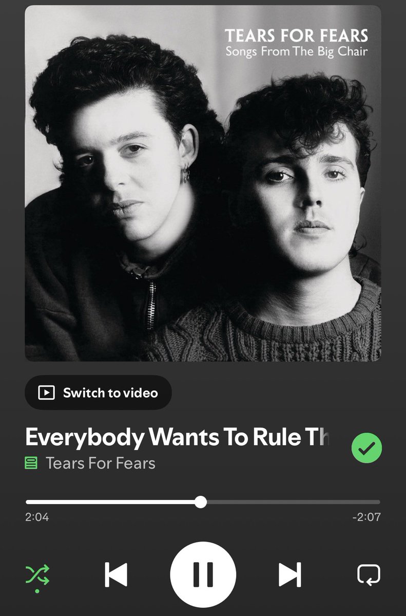 yeyvilhena's tweet photo. toda vez que escuto essa musica me bate uma tristeza misturada com saudade misturada com felicidade de lembrar de ouvir ela com meu grupinho de amigos do ensino medio.
nothing ever lasts forever mesmo 💔 https://t.co/0GkdUBwwEN