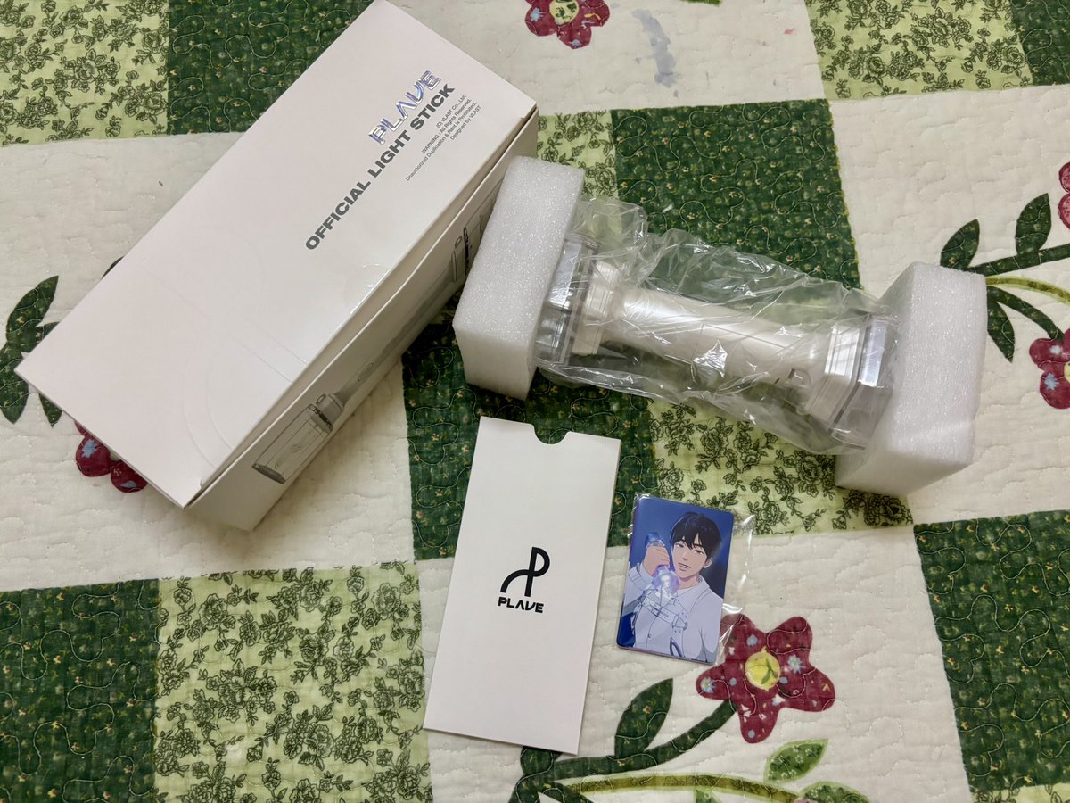 luvynae's tweet photo. RM 170 / PLAVE Light stick (Never used) https://t.co/xaI5NgChxF