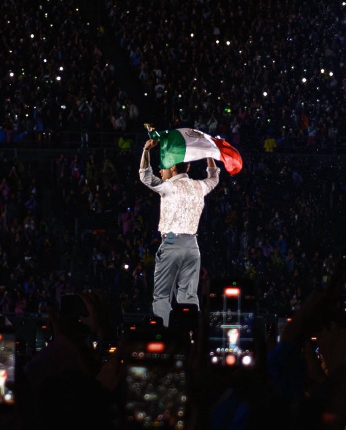 Sunshineee2809's tweet photo. 💚| Harry durante el concierto de hoy (31 de julio de 2026) en el Estadio GNP Seguros, en la Ciudad de México, México.
•••
🇺🇸 Harry at today’s show (July 31, 2026) at Estadio GNP Seguros in Mexico City, Mexico.
#HarryStyles #KATTDO #KISSCO #TogetherInMexico #TogetherTogetherMexico #TogetherTogetherTour #TogetherTogetherMexicoCity #TTMexicoCity
#TogetherInMexicoCity
#TogetherTogetherMexicoCity