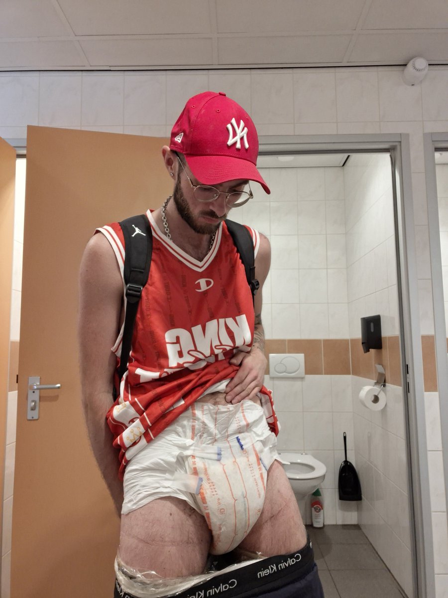 ChavDLBoy's tweet photo. diaper check in the employee restroom, did anyone notice or feel anything? 🤔 https://t.co/rsnG71cXk2