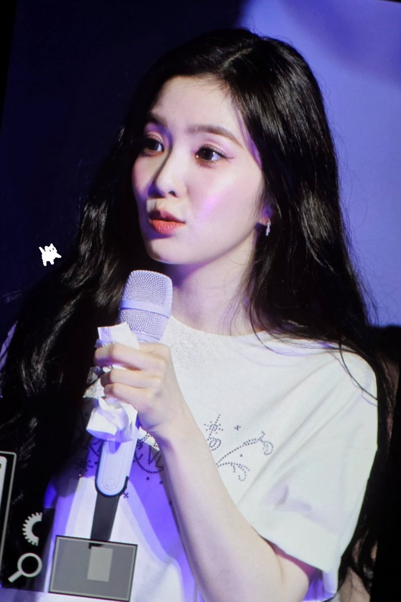thinnluv's tweet photo. 260731 얼굴진짜믿겨가안돼 #아이린 #IRENE https://t.co/vwXUFgnK5b