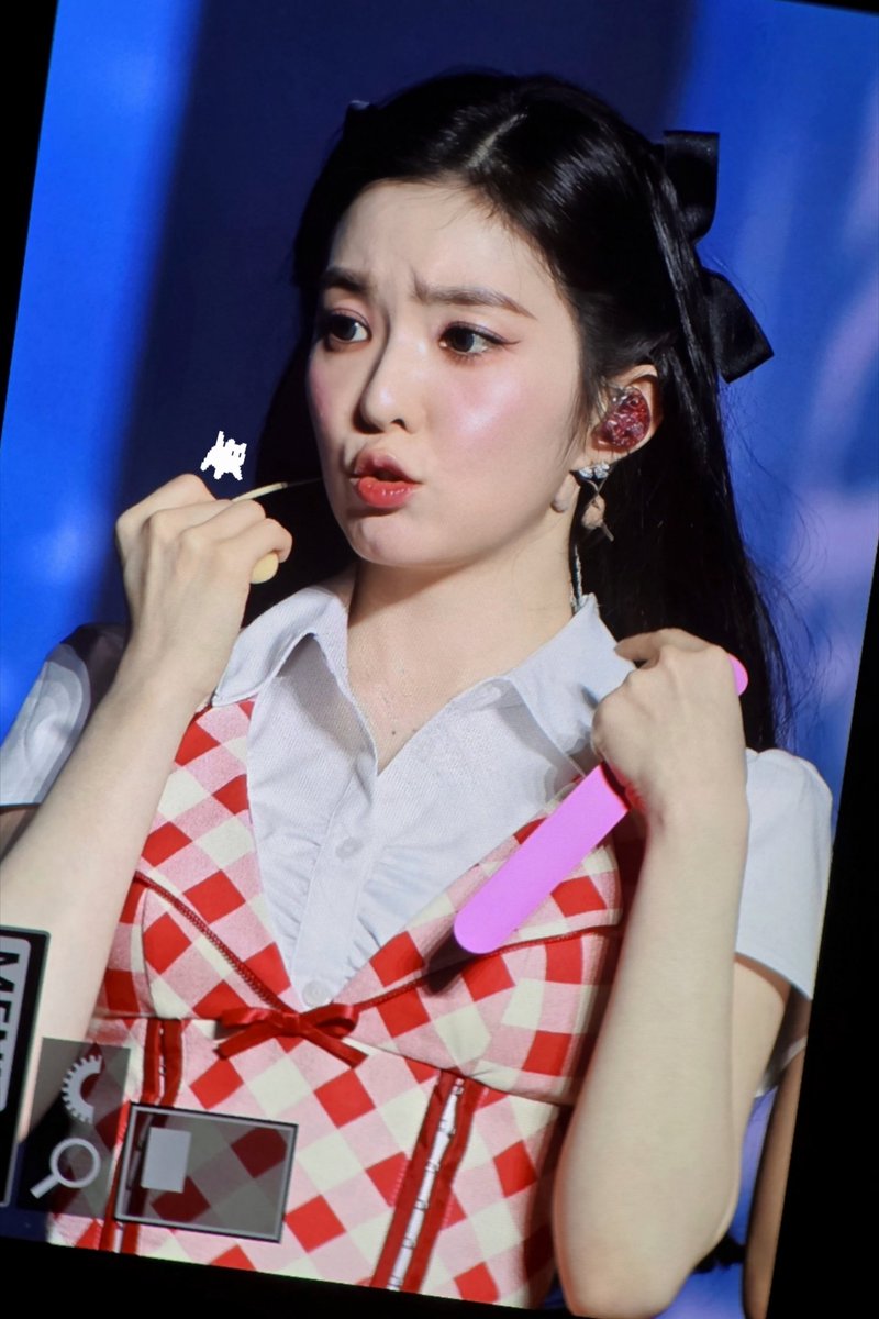 thinnluv's tweet photo. 260731 얼굴진짜믿겨가안돼 #아이린 #IRENE https://t.co/vwXUFgnK5b