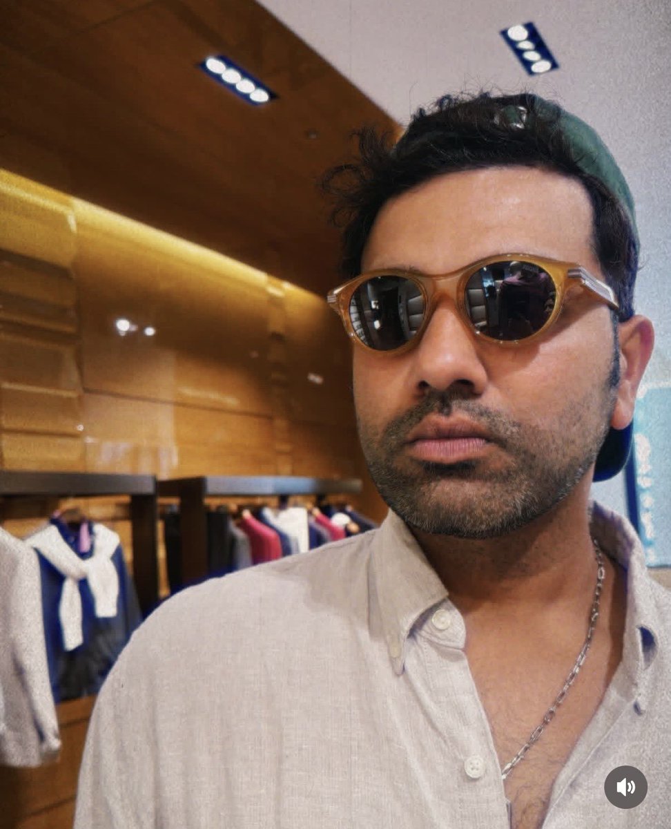 Hitman_aura_45's tweet photo. This look of Rohit Sharma🥵🔥
#RohitSharma https://t.co/Ld9i2bHMd8