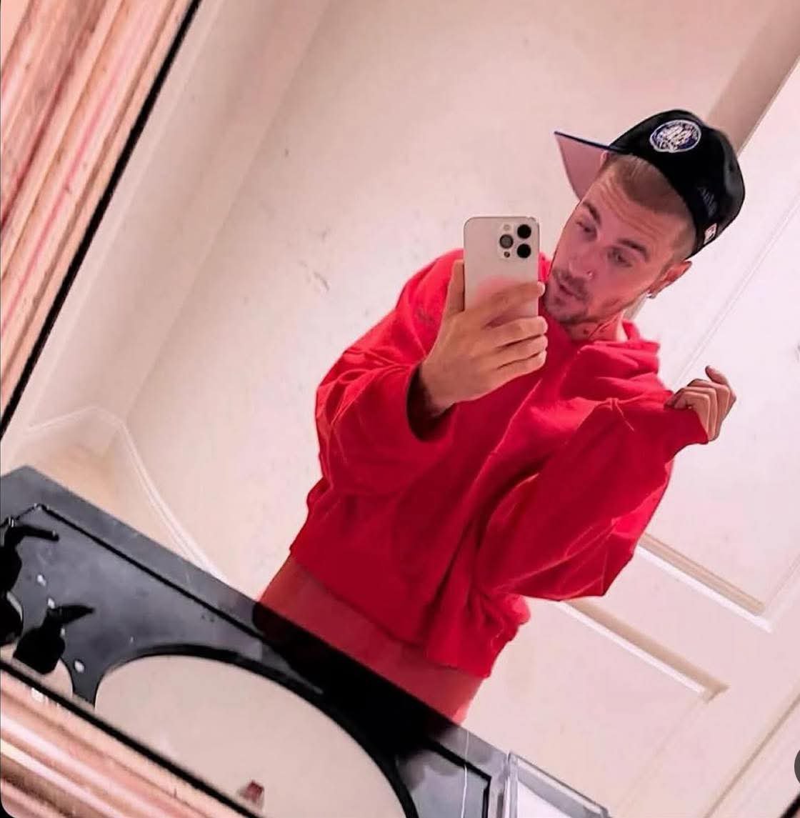 Nexiraluv's tweet photo. Me when I'm drunk asf n see a mirror: https://t.co/tC58Zi9BEr
