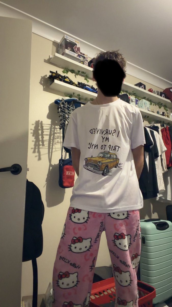 Mickmyn's tweet photo. Outfit of the day
Went to go watch Spider-ManBND

Ngl i really think the outfit looks so good on me but i guess that’s prob a twink. Makes me fill more of a twink also lol.

#bi #mIm #gay #GayTwitter #GayMen #GayModel #GayBoys #GayLife #MaleModel #InstaGay #Twink
#dl #GayBoy https://t.co/gjgRD8mv1p