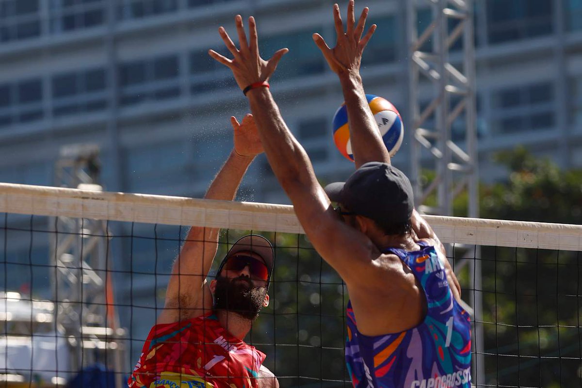idendeportiva's tweet photo. En el #BeachProTourRio ๐ง๐ท ๐๐, los hermanos Capogrosso ๐ฆ๐ท avanzaron a 4tos de final luego de superar a Mol/Berntsen ๐ณ๐ด por 2-1 (21-18 18-21 y 15-11)
Plavins/Fokerot ๐ฑ๐ป rivales en busca de la semifinal
#BeachVolleyball https://t.co/ng20T4ba3v