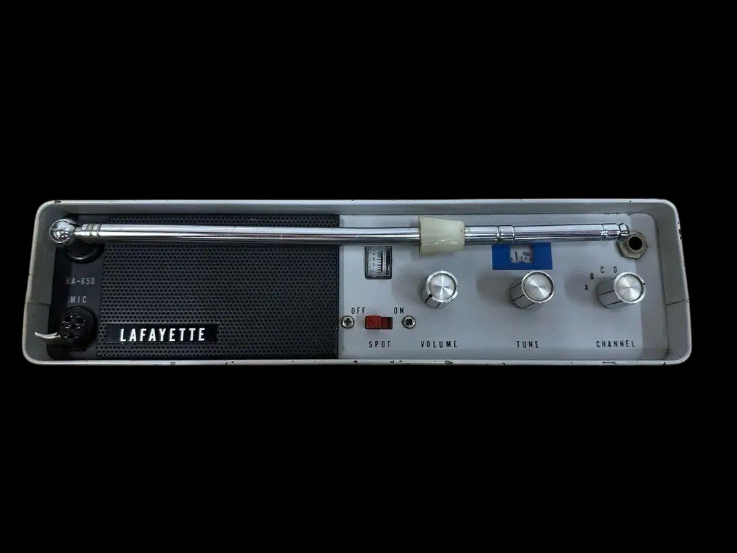 30SV086's tweet photo. Lafayette HA-650
CB Radio Transceiver https://t.co/SCm5bEzq5K
