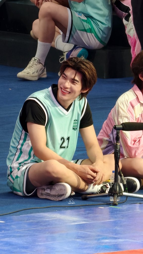 yyoungsaa_'s tweet photo. น้ำชอบพี่โชน🫪

TEETEEPOR CHEER UP

#DMDSPORTDAY2026
#ตี๋ตี๋ป๋อสปอร์ตเดย์2026 https://t.co/C7WohNTSdD