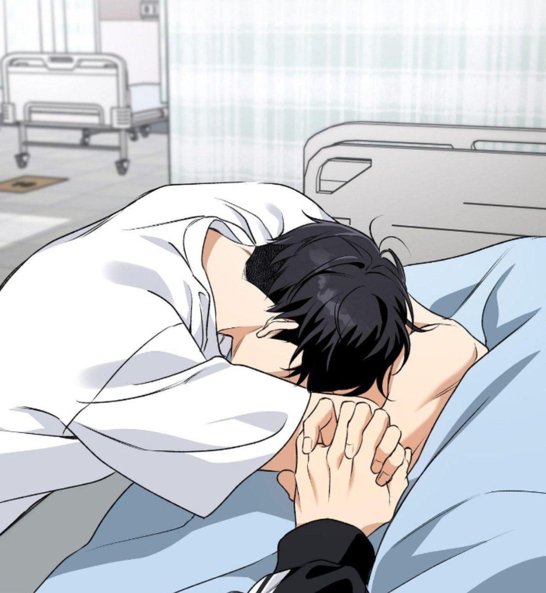 xiaoguiheyu's tweet photo. the uke got hurt while saving the seme so the seme cried till his eyes were all puffy. They are just so cute 🥹 https://t.co/dbXJqZDLMk