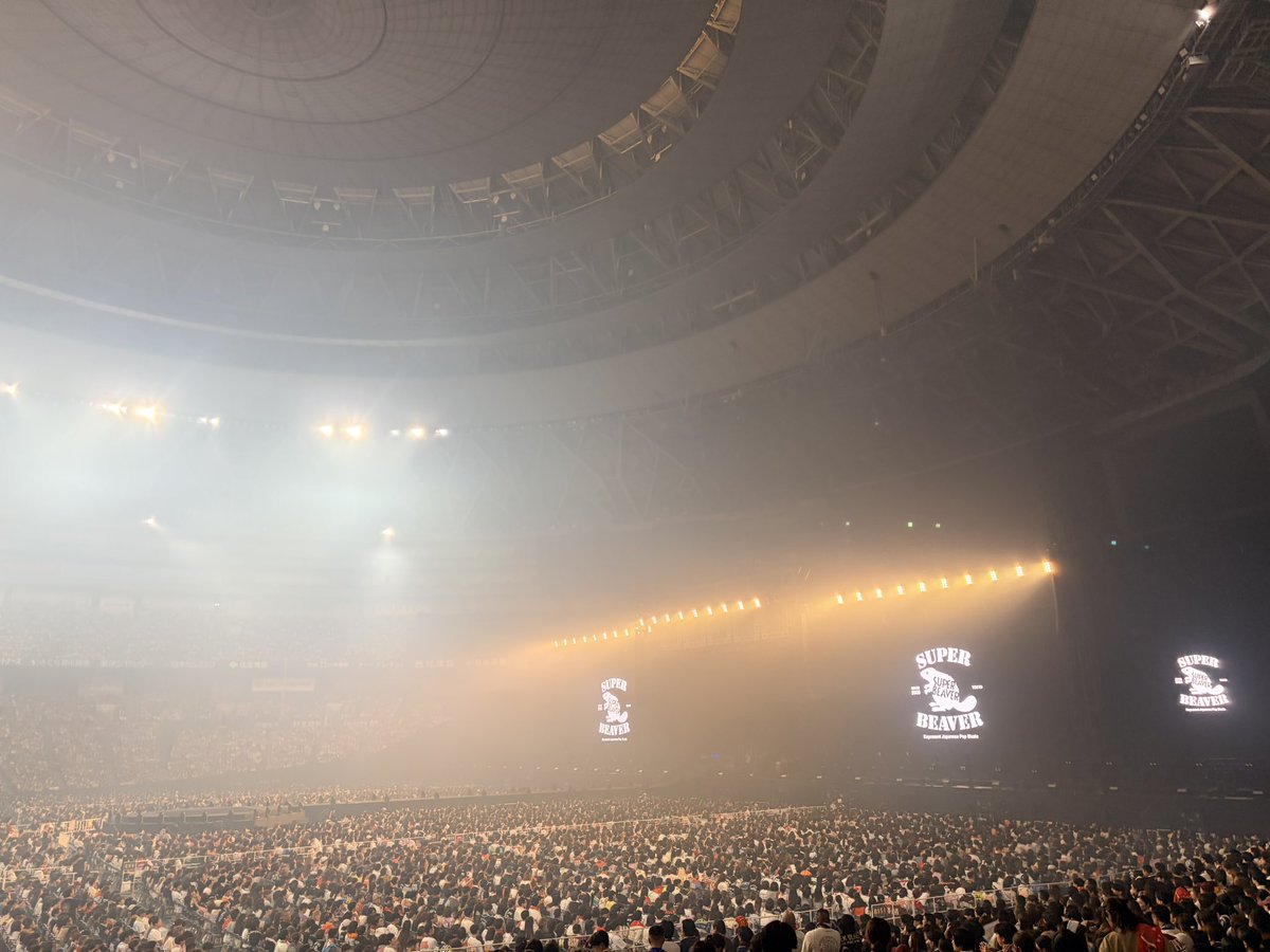 overthefield_ma's tweet photo. 初ドームライブ一緒に過ごせて幸せでした♪やっぱりスタンドはライブがよく見える。間近に感じる興奮とはまた違ってしっかりとライブを楽しめる。これからはこうやってビーバーを楽しんでいくんだろうな☺️今日もよろしくお願いします🫶🍀
追伸🙇‍♀️スタンドにもテープ飛ばしてください🙇‍♀️ https://t.co/AvupzfWdlq