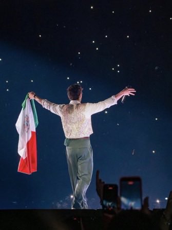 Sunshineee2809's tweet photo. 💚| Harry durante el concierto de hoy (31 de julio de 2026) en el Estadio GNP Seguros, en la Ciudad de México, México.
•••
🇺🇸 Harry at today’s show (July 31, 2026) at Estadio GNP Seguros in Mexico City, Mexico.
#HarryStyles #KATTDO #KISSCO #TogetherInMexico #TogetherTogetherMexico #TogetherTogetherTour #TogetherTogetherMexicoCity #TTMexicoCity
#TogetherInMexicoCity
#TogetherTogetherMexicoCity