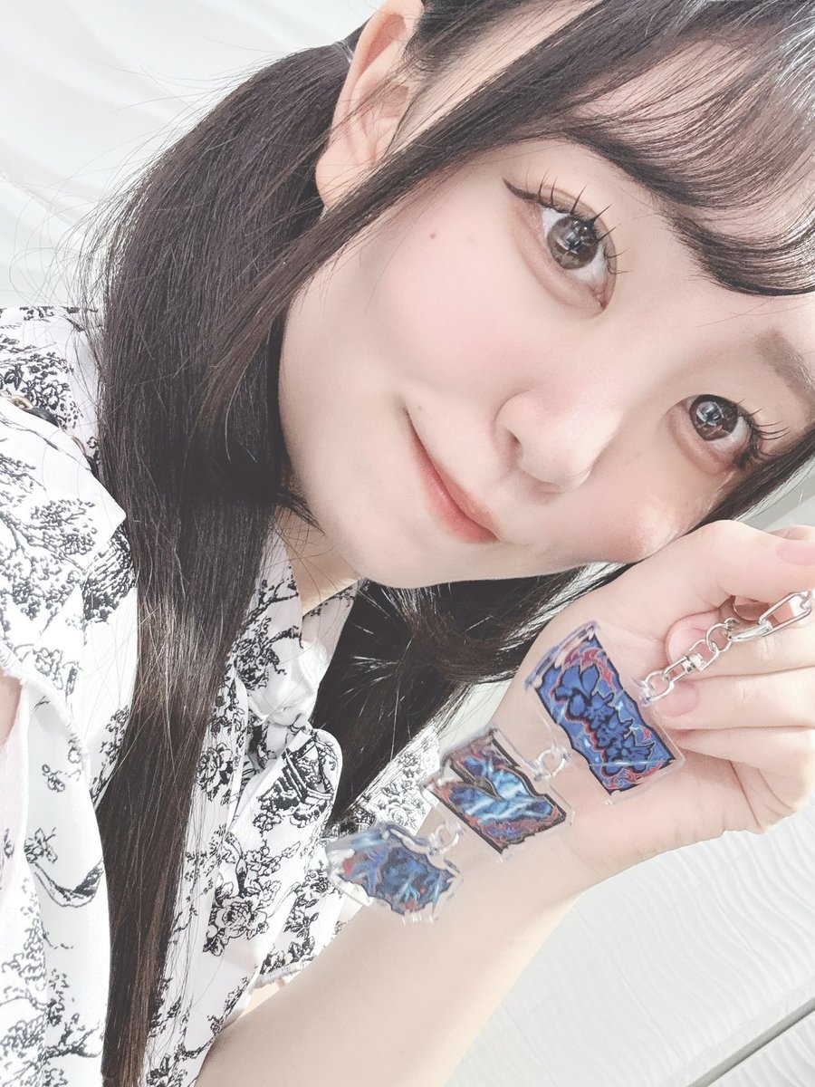 potopotohu777's tweet photo. おはよーーーーー(o🪄◜ω◝ )o🪄

久々にチェキをもりもり落書きしたい気分
なのでプレゼント企画します🫶

【💠フォロー＆このﾎﾟｽﾄをRP＋いいね💠】
してくれた方から抽選で5名様に水着チェキを
プレゼント🌺

✅【抽選〆切】8/5まで！
当選者の方には5日以降にDMを送ります https://t.co/WFRlYQ7Ogf