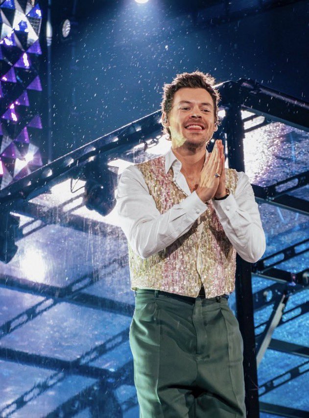 Sunshineee2809's tweet photo. 💚| Harry durante el concierto de hoy (31 de julio de 2026) en el Estadio GNP Seguros, en la Ciudad de México, México.
•••
🇺🇸 Harry at today’s show (July 31, 2026) at Estadio GNP Seguros in Mexico City, Mexico.
#HarryStyles #KATTDO #KISSCO #TogetherInMexico #TogetherTogetherMexico #TogetherTogetherTour #TogetherTogetherMexicoCity #TTMexicoCity
#TogetherInMexicoCity
#TogetherTogetherMexicoCity