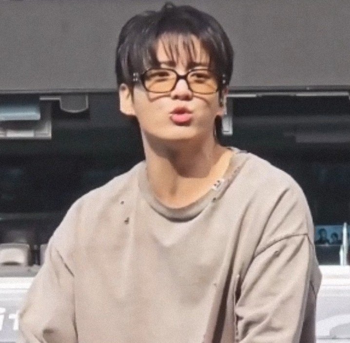 guguloved's tweet photo. pouty baby 😖🤏 https://t.co/NC3DfnQBty