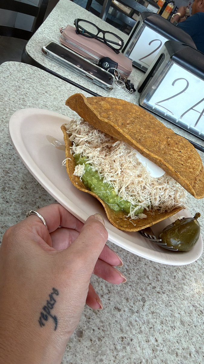 annasjm's tweet photo. Y que hiciste en Mty? 🐷🐷🐷 https://t.co/x9aChK4rgD